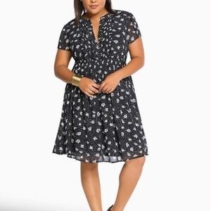 Torrid Ditsy Chiffon Smocked Waist Floral Dress NWT